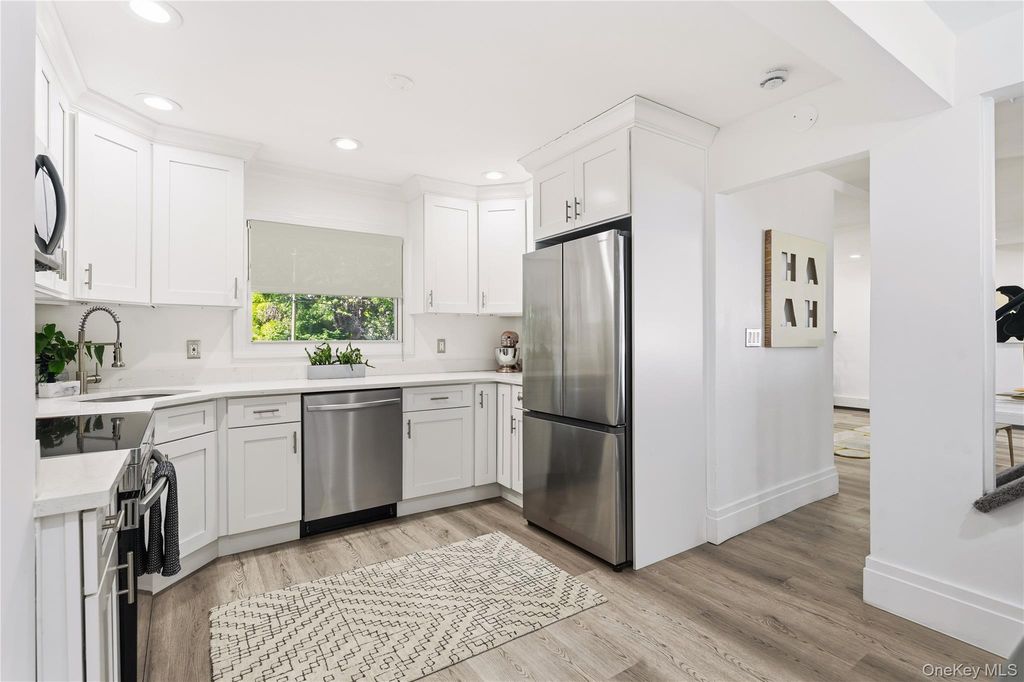 7 Charm City Drive, Port Jefferson Station, NY 11776 — photo 3