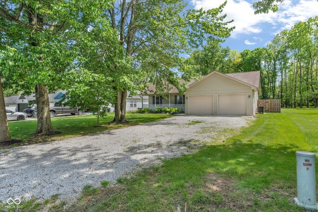567 Mill Springs, Coatesville, IN 46121