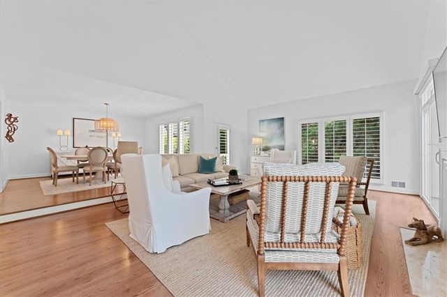 2585 Links End, Roswell, GA 30076