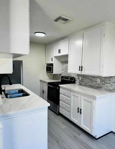 12123 Plumpoint Drive, Houston, TX 77099