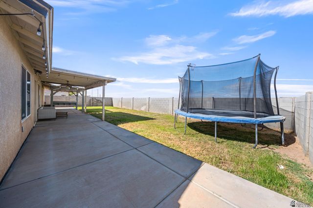 1377 S Fresno Ave, Somerton, AZ 85350