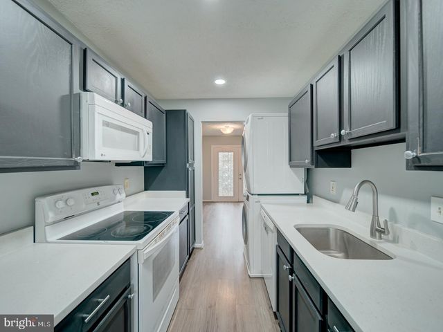 2048 N ANVIL LN, Temple Hills, MD 20748