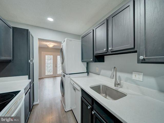 2048 N ANVIL LN, Temple Hills, MD 20748