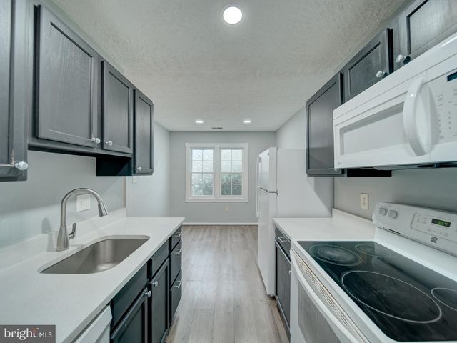 2048 N ANVIL LN, Temple Hills, MD 20748