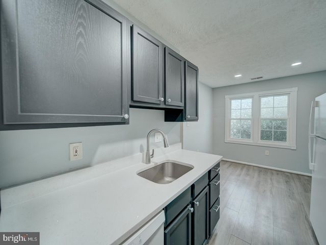 2048 N ANVIL LN, Temple Hills, MD 20748