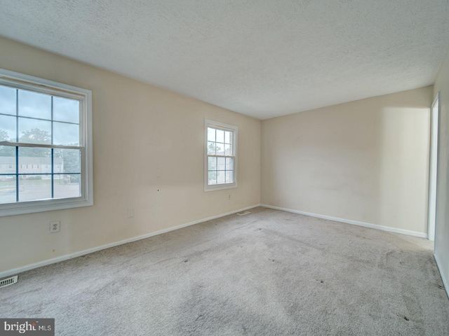2048 N ANVIL LN, Temple Hills, MD 20748
