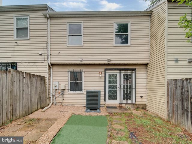 2048 N ANVIL LN, Temple Hills, MD 20748