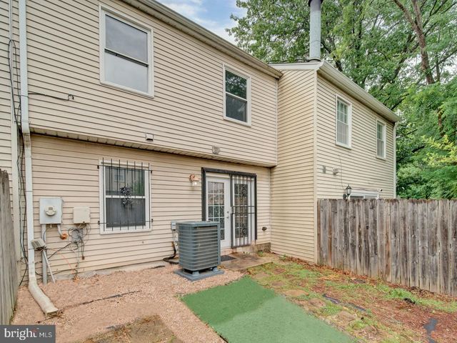 2048 N ANVIL LN, Temple Hills, MD 20748