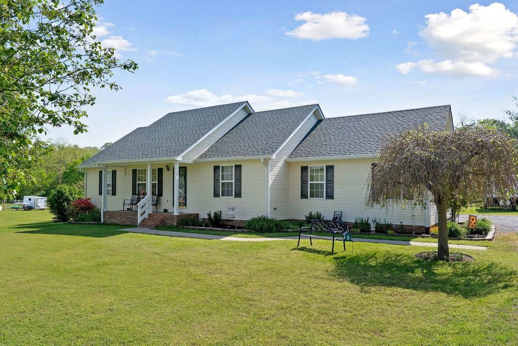 259 Valley Dr, Woodbury, TN 37190