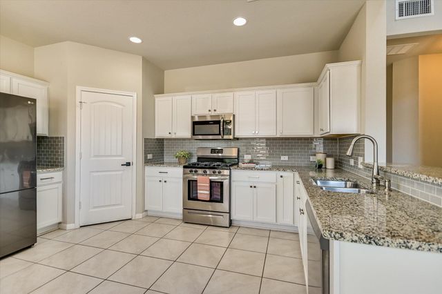 2027 Langdale LN, Austin, TX 78754