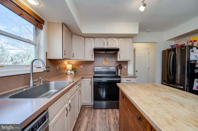512 CANVASBACK CT, Birdsboro, PA 19508