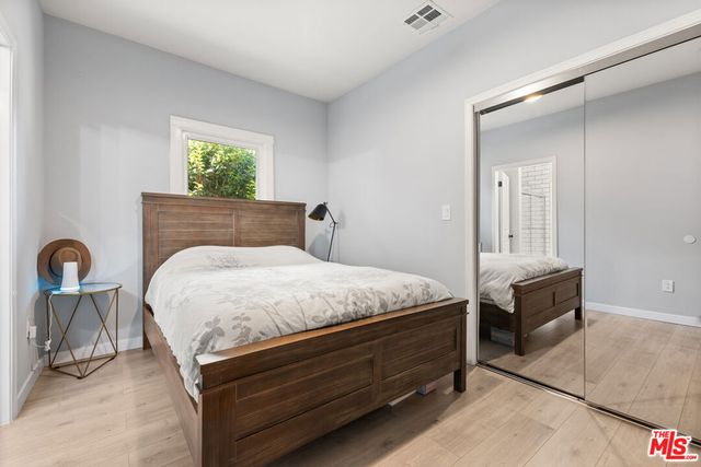 1231 W 49th Street, Los Angeles, CA 90037