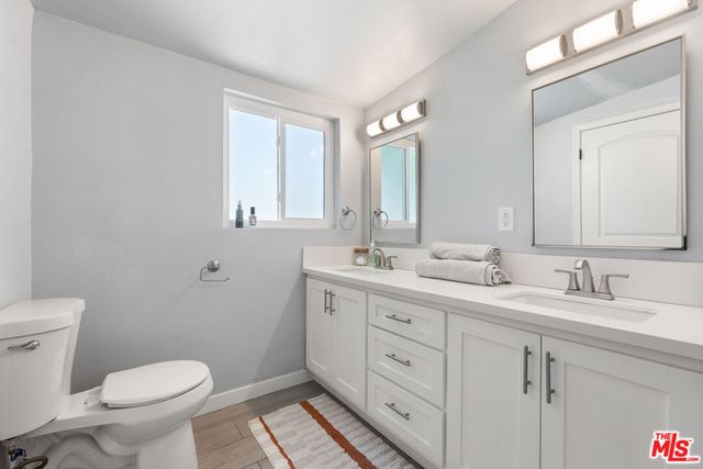 1231 W 49th Street, Los Angeles, CA 90037