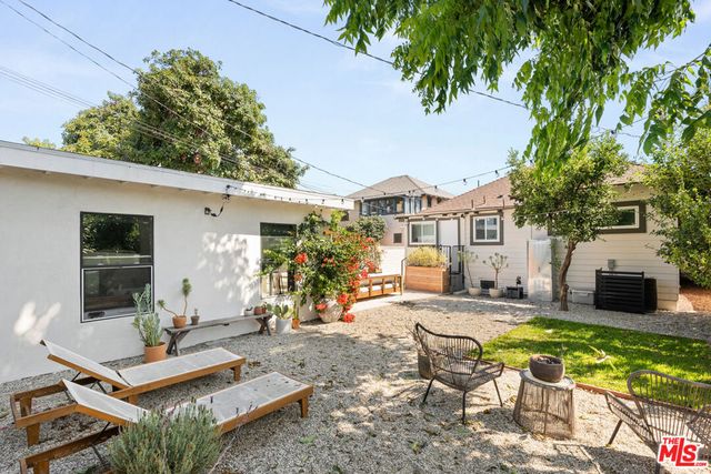 1231 W 49th Street, Los Angeles, CA 90037