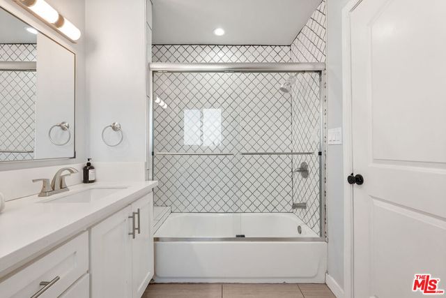 1231 W 49th Street, Los Angeles, CA 90037