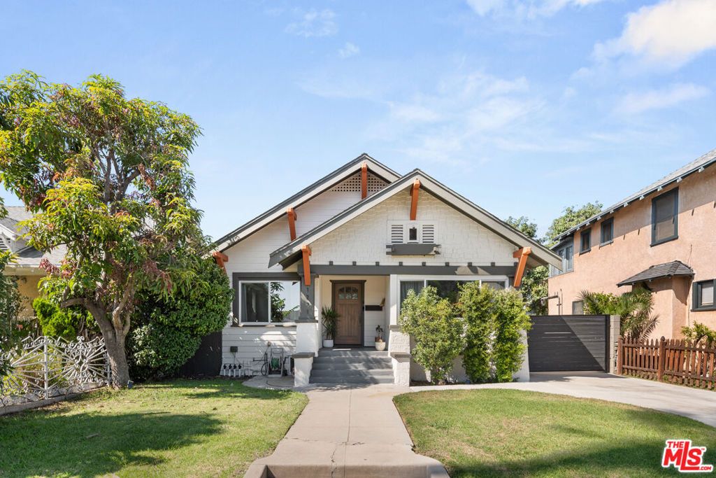 1231 W 49th Street, Los Angeles, CA 90037