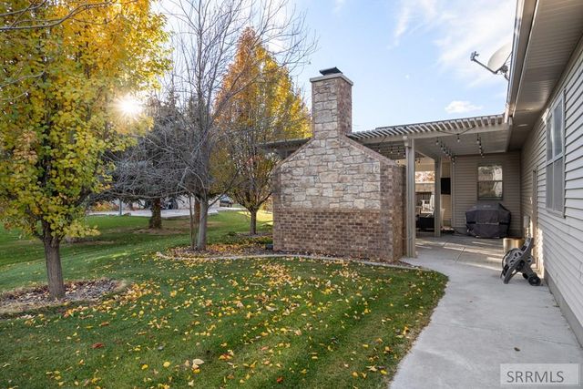 6138 Pheasant Drive, Ammon, ID 83401