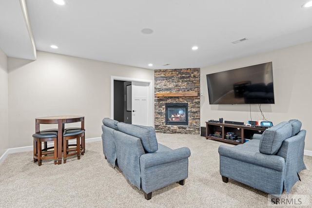 6138 Pheasant Drive, Ammon, ID 83401