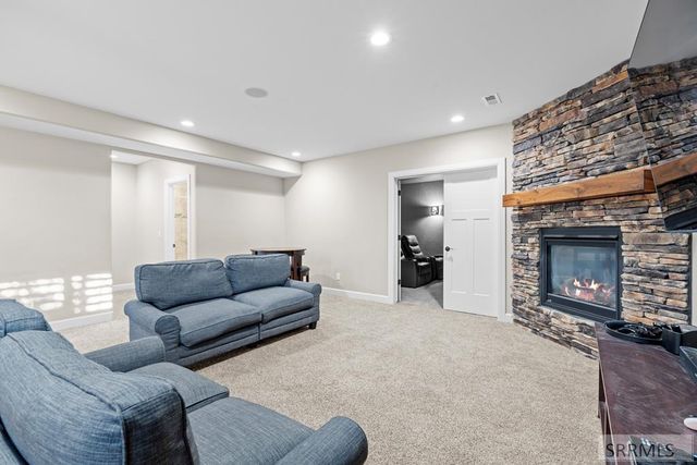 6138 Pheasant Drive, Ammon, ID 83401