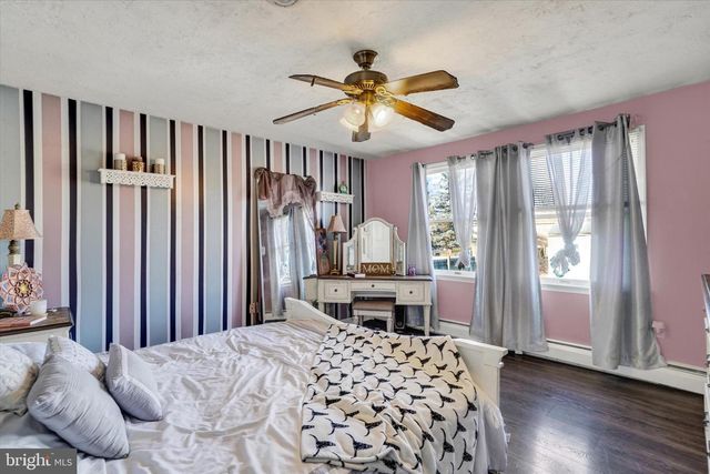 2755 WILLAPA DR, Dover, PA 17315