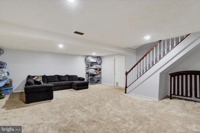 2755 WILLAPA DR, Dover, PA 17315