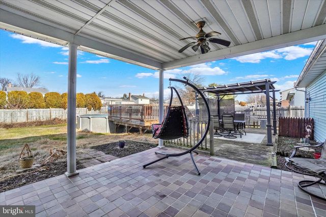 2755 WILLAPA DR, Dover, PA 17315