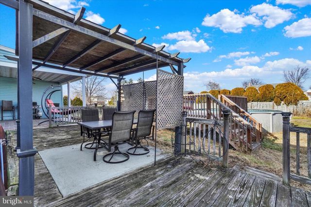 2755 WILLAPA DR, Dover, PA 17315