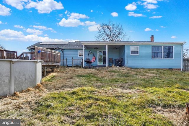 2755 WILLAPA DR, Dover, PA 17315