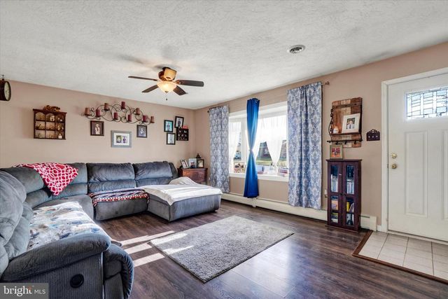 2755 WILLAPA DR, Dover, PA 17315