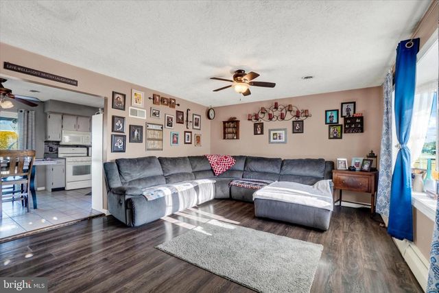 2755 WILLAPA DR, Dover, PA 17315