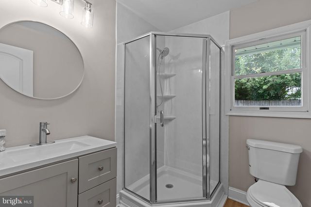 14 IRIS RD, Levittown, PA 19057