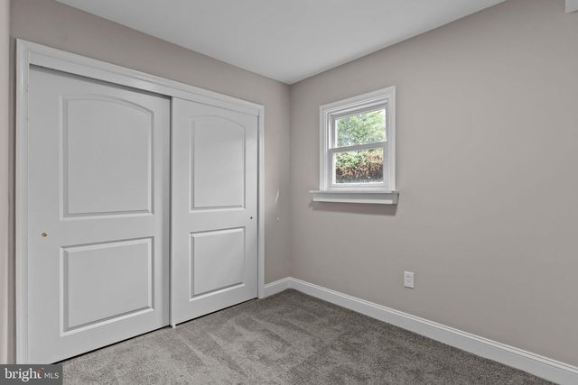 14 IRIS RD, Levittown, PA 19057