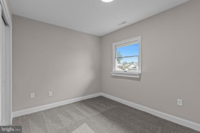 14 IRIS RD, Levittown, PA 19057