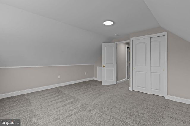 14 IRIS RD, Levittown, PA 19057