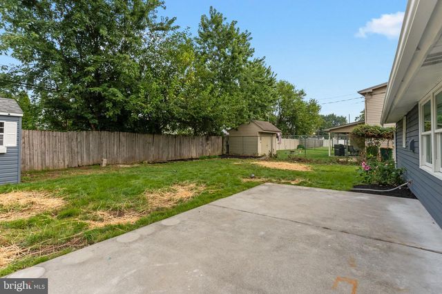 14 IRIS RD, Levittown, PA 19057