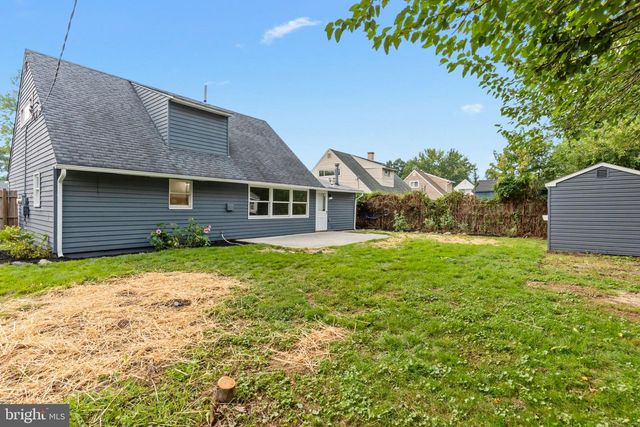 14 IRIS RD, Levittown, PA 19057