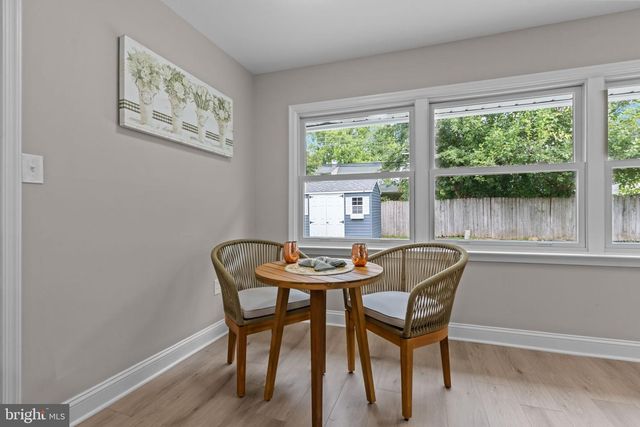 14 IRIS RD, Levittown, PA 19057