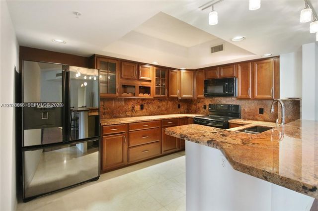 100 N Federal Hwy 1219, Fort Lauderdale, FL 33301