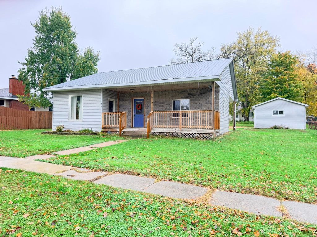 211 E Luella Street, Le Roy, MN 55951 — exterior