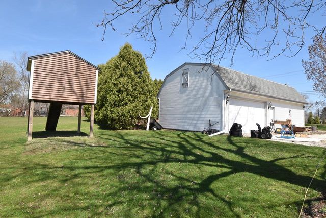 6807 S Pennsylvania AVENUE, Oak Creek, WI 53154
