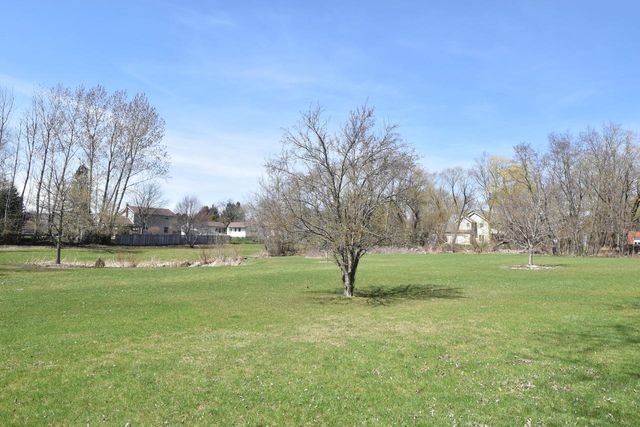6807 S Pennsylvania AVENUE, Oak Creek, WI 53154