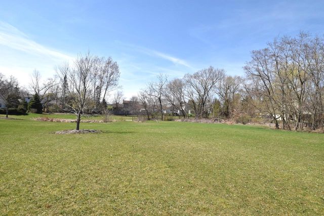 6807 S Pennsylvania AVENUE, Oak Creek, WI 53154
