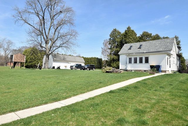 6807 S Pennsylvania AVENUE, Oak Creek, WI 53154