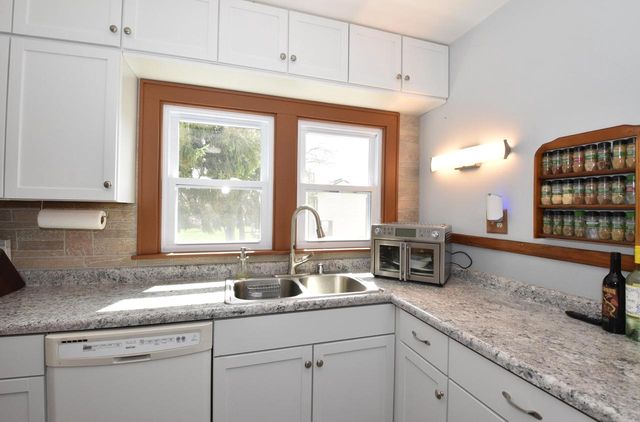 6807 S Pennsylvania AVENUE, Oak Creek, WI 53154