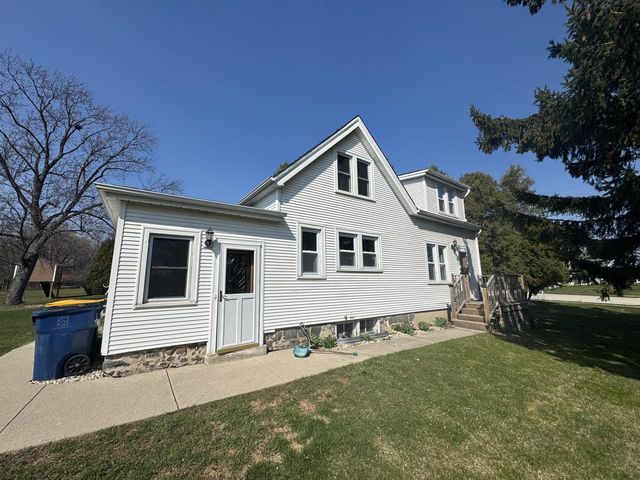 6807 S Pennsylvania AVENUE, Oak Creek, WI 53154