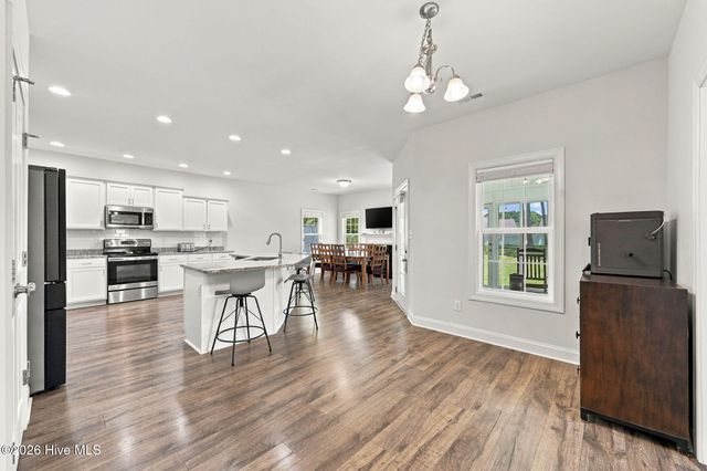 517 White Shoal Way, Sneads Ferry, NC 28460
