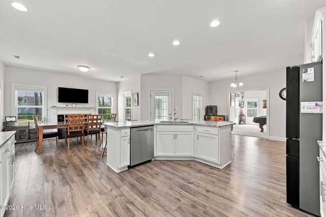 517 White Shoal Way, Sneads Ferry, NC 28460