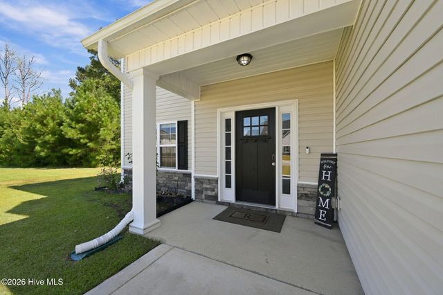 517 White Shoal Way, Sneads Ferry, NC 28460
