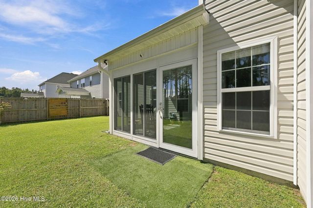 517 White Shoal Way, Sneads Ferry, NC 28460