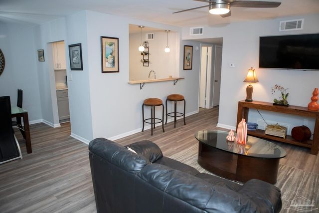 300 Bayou Blvd 106, Pensacola, FL 32503